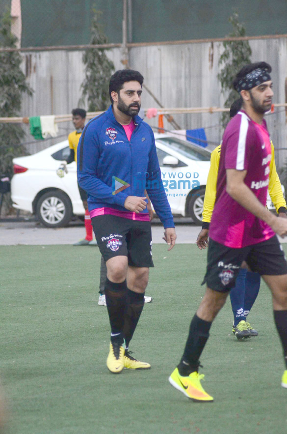 abhishek bachchan and ranbir kapoor play a friendly football match with the cisf personnels 25