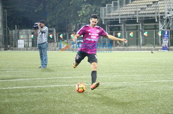 abhishek bachchan and ranbir kapoor play a friendly football match with the cisf personnels 28