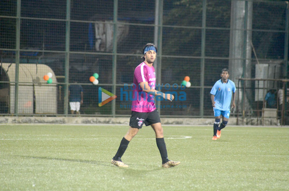 abhishek bachchan and ranbir kapoor play a friendly football match with the cisf personnels 29