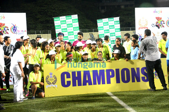 abhishek bachchan and ranbir kapoor play a friendly football match with the cisf personnels 37