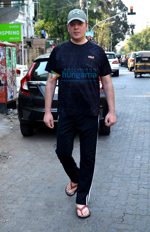 aditya pancholi snapped in bandra 2