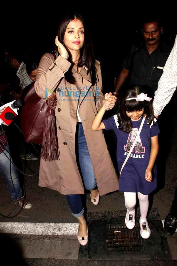 Aishwarya Rai Bachchan and his daughter Aaradhya Bachchan depart for ‘Cannes 2017’