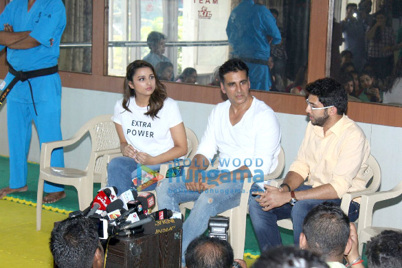 akshay and parineeti grace the self defence academy 1