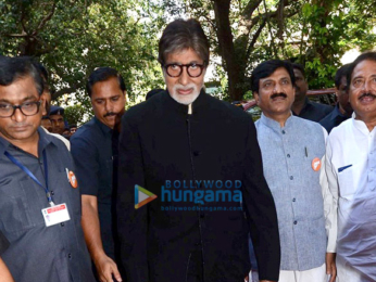 Amitabh Bachchan graces the launch of the 'Darwaza Bandh' campaign
