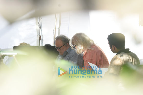 amitabh bachchan snapped on the sets of 102 not out in bandra 1