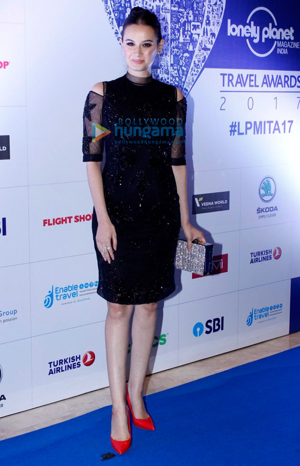 arjun kapoor pooja hegde and many more at lonely planet awards 6
