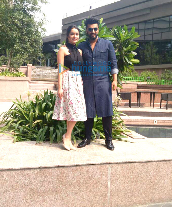 arjun kapoor and shraddha kapoor snapped promoting their film half girlfriend in kolkatta 6