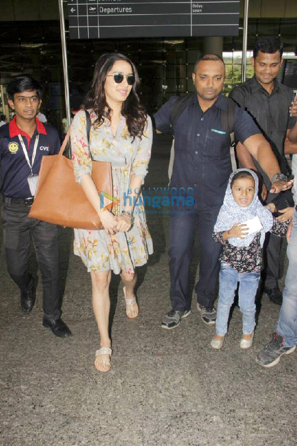 arjun and shraddha snapped returning from ahmedabad post half giirlfriend promotions 3
