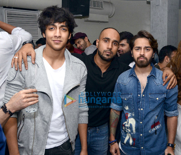 aryan khan and many more at the launch of no vacancy bar bistro 7