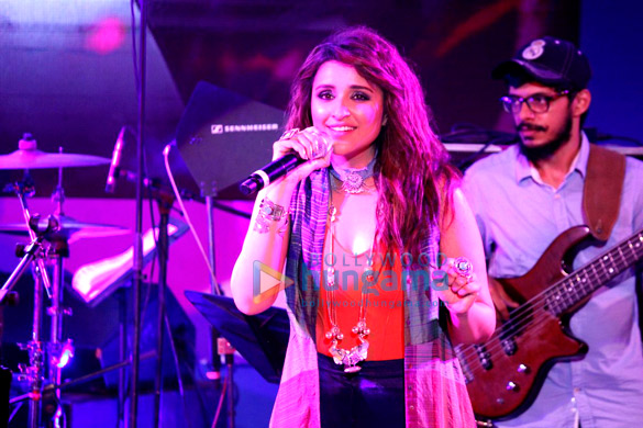 ayushmann and parineeti at the musical concert 7