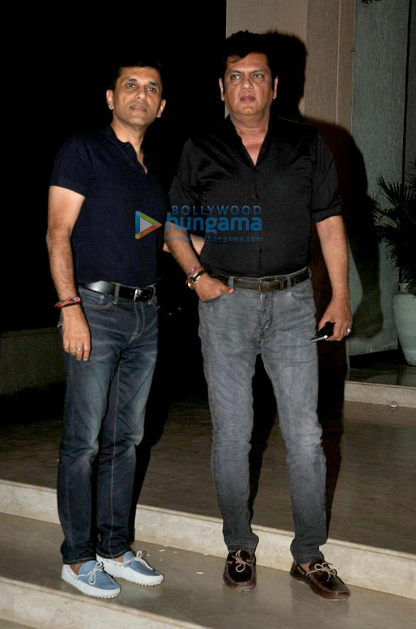 bhoomi movie wrap up bash with sanjay dutt 12