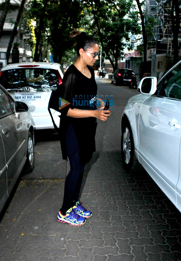 bipasha snapped post her gym sessions 5