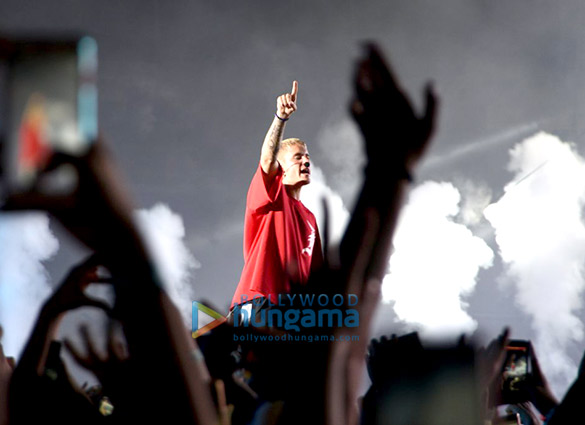 celebs attend justin biebers concert in mumbai 27