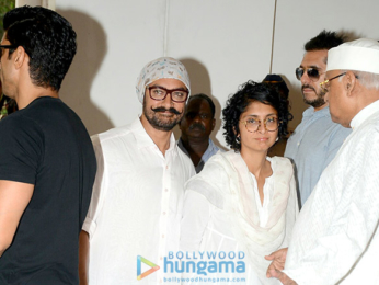 Celebs attend the prayer meet in memory of the late actor Vinod Khanna