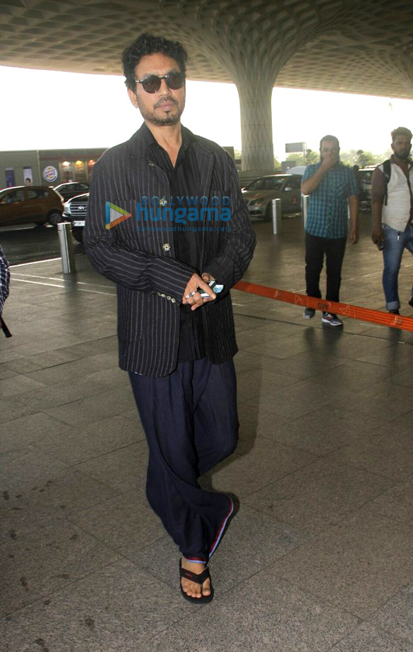 deepika padukone ayushmann khurana parineeti chopra shraddha kapoor and arjun kapoor snapped at the airport 5