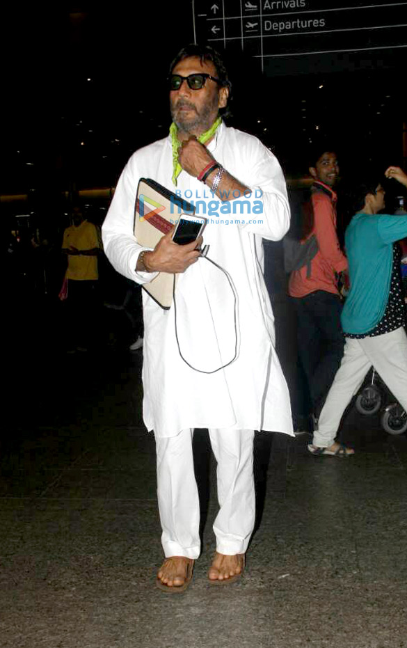 jacqueline fernandez jackie shroff and john abraham snapped at the airport 2