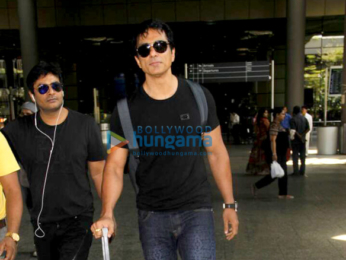 Jacqueline Fernandez, Jackie Shroff and John Abraham snapped at the airport