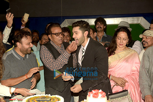 Javed Akhtar, Hema Malini and Dharmendra grace the mahurat of Anil Sharma’s film ‘Genius’