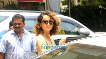 Kangna Ranaut snapped while returning from Banaras