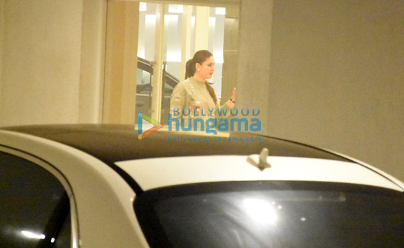 kareena kapoor khan and karisma kapoor snapped at karan johars house 3