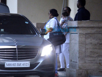 Kareena Kapoor Khan and son Taimur snapped at Amrita Arora's house