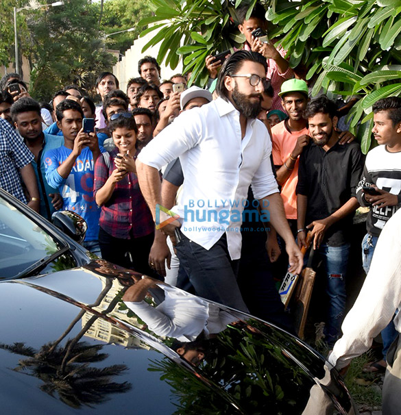 Prayer meet of Sonam Kapoor’s grand mother Duru Bhambhani in Bandra Prayer meet of Sonam Kapoor’s grand mother Duru Bhambhani in Bandra