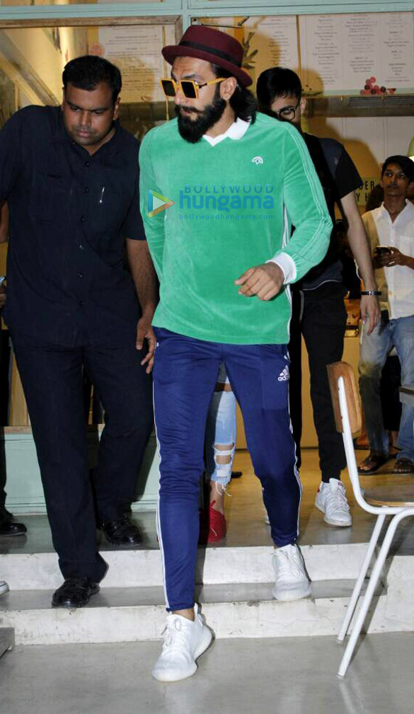 ranveer snapped at the kitchen garden 3