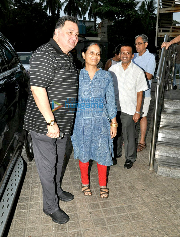 rishi kapoor and zayed khan snapped at pvr juhu 6