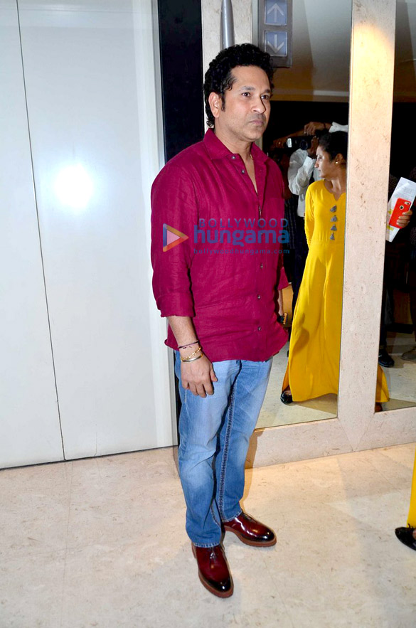 sachin promoting the film sachin a billion dreams 6
