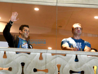 Salman Khan and Sohail Khan wave to their fans at the trailer launch of 'Tubelight'