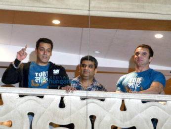 Salman Khan and Sohail Khan wave to their fans at the trailer launch of 'Tubelight'