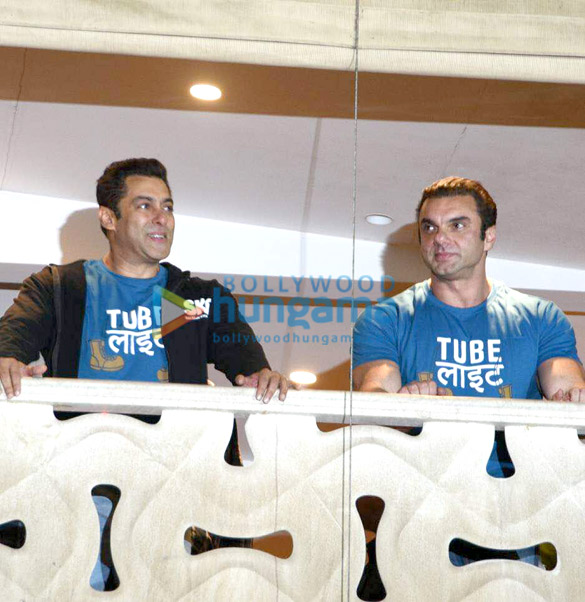 salman khan and sohail khan wave at fans from house as they promote trailer launch of tubelight 6
