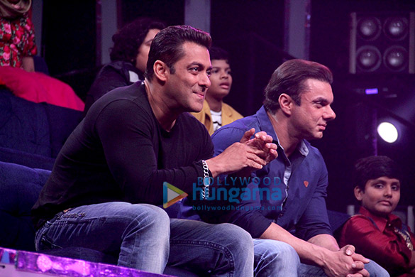 salman sohail promote tubelight on sa re ga ma pa lil champs 4