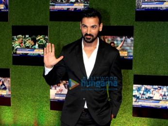 Shah Rukh Khan, Aamir Khan, Bachchans, Ambanis and others grace the premiere of 'Sachin – A Billion Dreams'