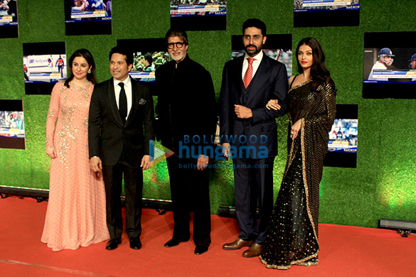shah rukh khan aamir khan bachchans ambanis and others grace the premiere of sachin a billion dreams 3