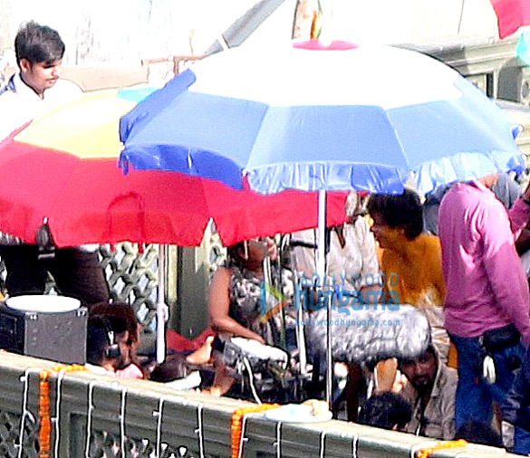 shah rukh khan shoots a haldi ceremony 2