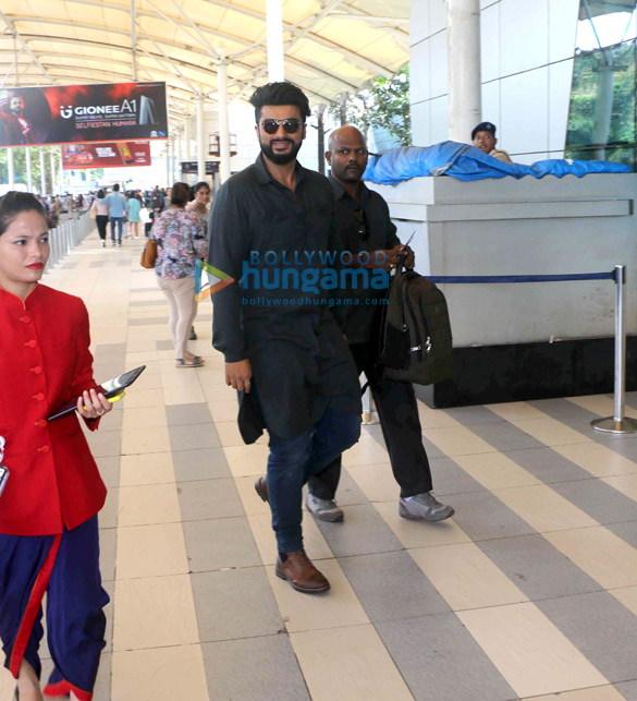 shraddha and arjun snapped at airport 6
