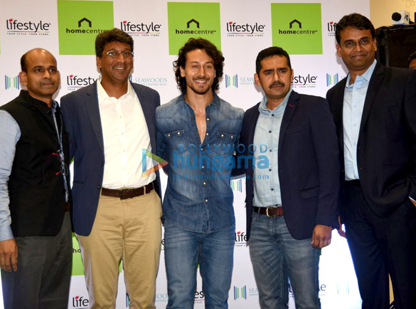 Tiger Shroff graces the inauguration of the Lifestyle store in Seawoods Tiger Shroff graces the inauguration of the Lifestyle store in Seawoods