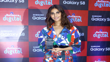 Vaani Kapoor unveils the new ‘Samsung Galaxy S8’ in Mumbai