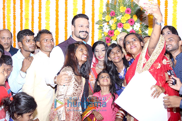 vivek oberoi gifts new house to acid attack survivor 3