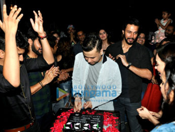 Zareen Khan, Sana Khan, Sharman Joshi and many more at Vishal Pandya's birthday bash