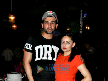Zareen Khan, Sana Khan, Sharman Joshi and many more at Vishal Pandya's birthday bash