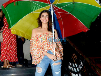 Alia Bhatt snapped post Facebook chat with dietician Rujuta Diwekar