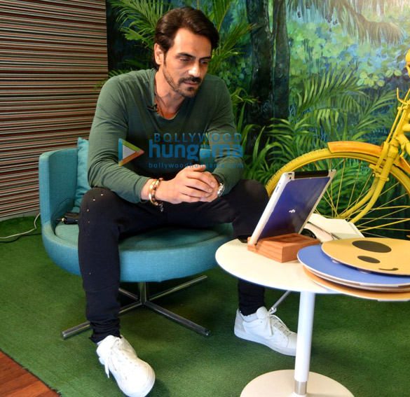 arjun rampal snapped at facebook office for daddy song launch 4