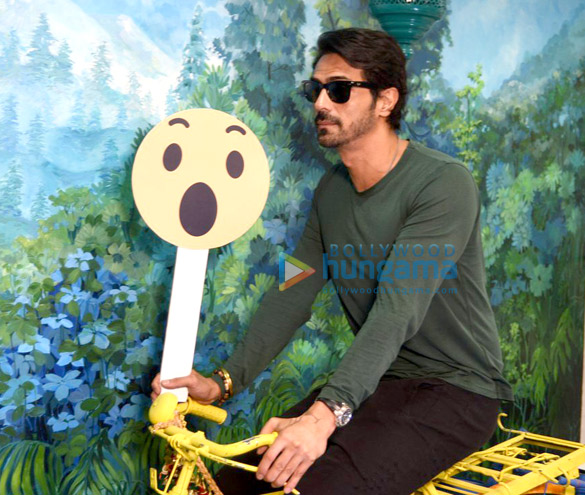 arjun rampal snapped at facebook office for daddy song launch 6