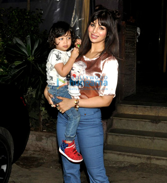 ayesha takia snapped with her cute kid in andheri 3