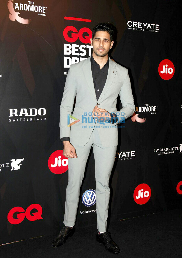 celebs grace the gq best dressed awards 2017 24