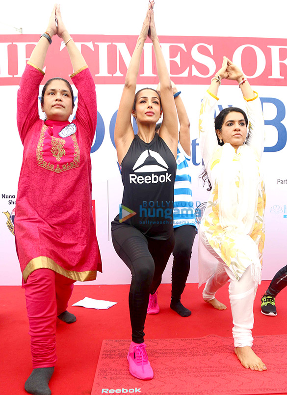 celebs grace the international yoga day celebration with children of maharashtra farmers who committed suicide 12