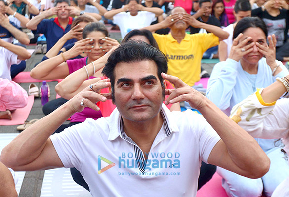 celebs grace the international yoga day celebration with children of maharashtra farmers who committed suicide 13