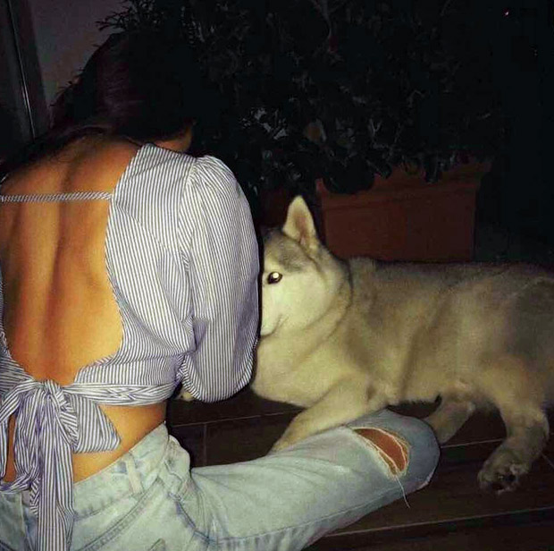 Check-out-Athiya-Shetty’s-midnight-session-in-a-backless-dress